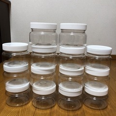 プラスチック容器　１２個