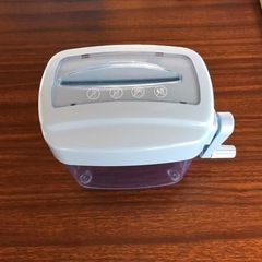 A6サイズハンドシュレッダー　(値下げしました)