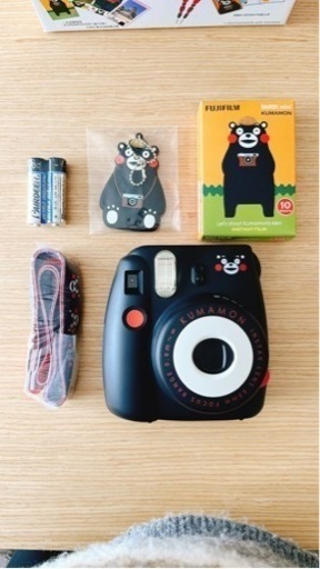instax mini8 くまモンモデル　(引き取りに来て頂ける場合の価格です)