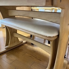 ダイニングテーブルの画像