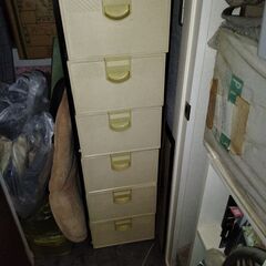 6段の収納家具