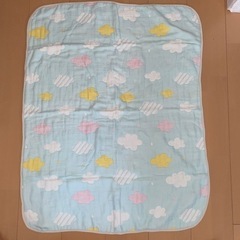 ベビー　ガーゼケット　雲柄の画像