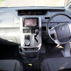 トヨタノア/NOAH/ZRR70/8人乗り/車検あり/10万キロ未満/の画像