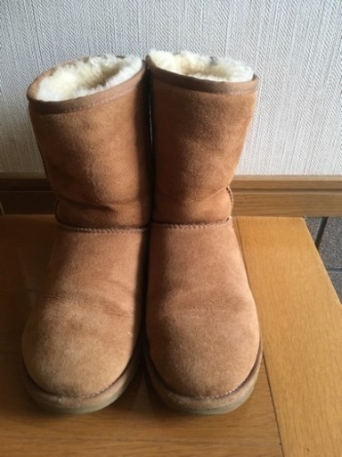 UGGムートンブーツ　旅立ちました