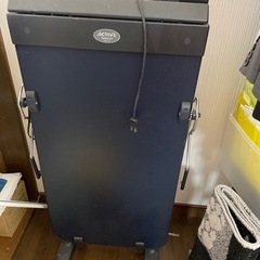 ズボンプレッサー　今日、明日までに取りに来れる方に差し上げます。