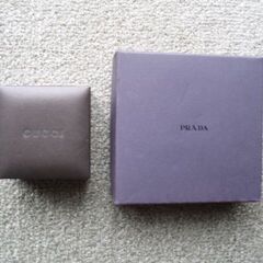 Aグッチ1個/プラダ１個のケースのみ格安で販売 本物中古２個まとめての画像
