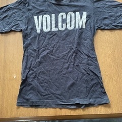 ボルコムTシャツ