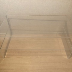 【取引中】アクリル　クリアローテーブルの画像