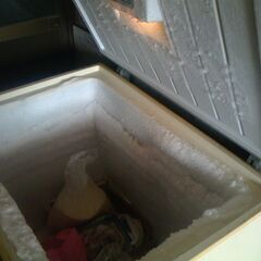 まだ使えます。幅９０ｃｍ　大型冷凍庫　値下げしましたの画像