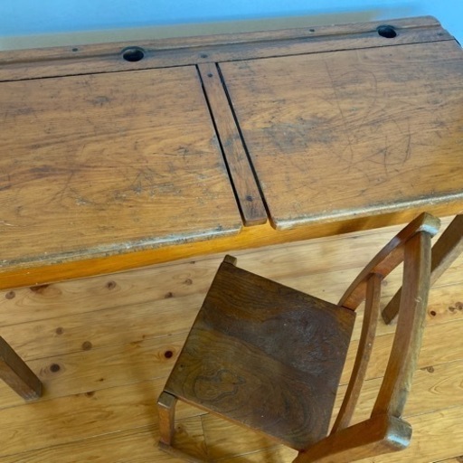ビンテージ家具　机と椅子(取り引き中)