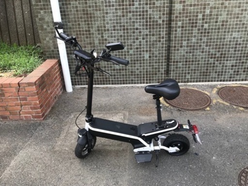 [値下げ] 折り畳み式電動スクーター　後輪パンク　走行は問題ありません　鎌倉駅付近引き渡し