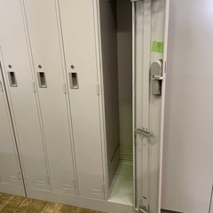 JG-39 【オフィス家具専門店】コクヨの4人用ロッカーです！ R4.7/21時点で在庫数2点あり