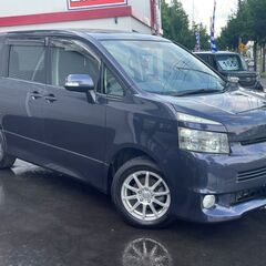 全国自社ローン！！全国納車始めました！！ヴォクシー特別価格コミコミ49万円！　4WD　ETC　片側PWスライドドア　3列シート　ナビ　TV　Bカメラ　Rエアコン　Rヒーター　の画像