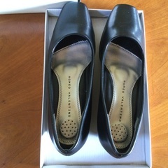 催事用の黒のパンプスの画像