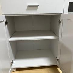 【値下げ交渉可】食器棚　キャスター付(7/31引取まで)の画像