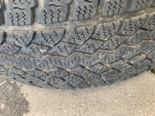 225/80R15 105Q  アルミホイール　ヨコハマタイヤ　4本セット  4本とも5ミリ前後　ヨコハマタイヤ