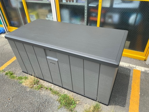 【店頭引き取り限定】LIFETIME 150ガロン 大型デッキボックス 567.8L　ベンチタイプ物置【一部組み立て済み】