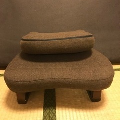 脚つき座椅子の画像