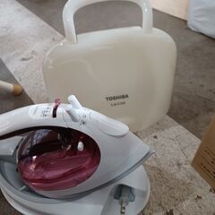 東芝コードレスアイロン　※引き取り条件あり