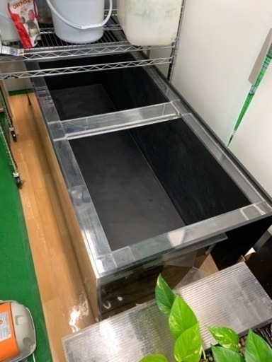 1800アクリル水槽　4面ブラック