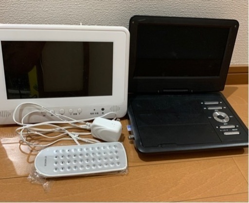 ポータブルDVDプレーヤー