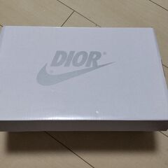 新品スニーカー