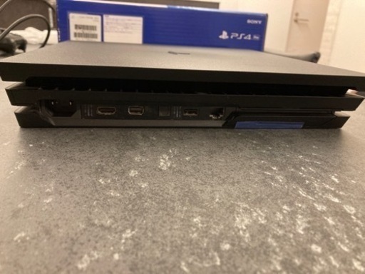 PS4pro 1TB CUH-7000BB01
