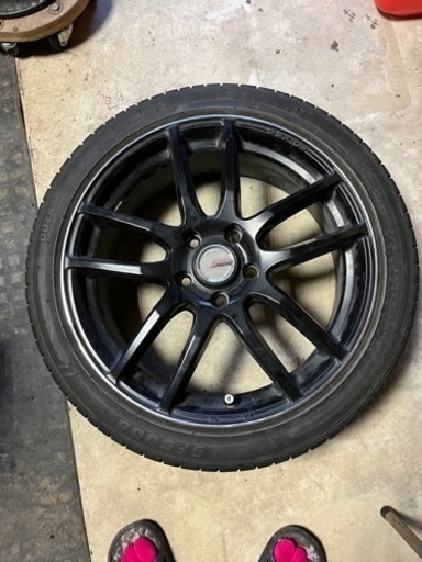 ホイールの出品です。