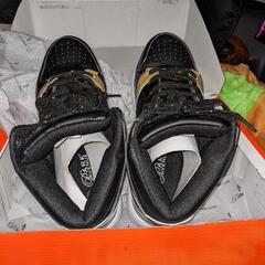 メンズスポーツ靴の画像