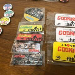 缶バッチなど　50点以上　ビンテージ　BACK TO THE FUTERの画像