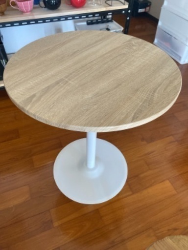 ダイニングテーブル　カフェテーブル　一本脚　丸テーブル