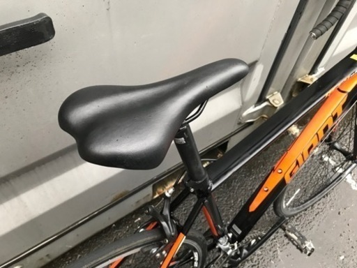 閲覧いただきありがとうございました。他で買い手が決まりました。　　サドル更新　ジャイアント DEFY4 Sサイズ  タイヤ他新品　整備済