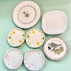 大皿、小皿7枚セット無料お譲りします。(春のパンまつりの皿含む)