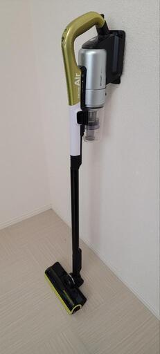コードレススティック掃除機     シャープ SHARP EC-A1R-Y  RACTIVE Air（ラクティブ エア）\n\n