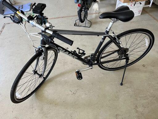 GIANT ESCAPE R3 ジャイアント　クロスバイク　自転車　ALUXX BUTTED ALUMINUM 売ります