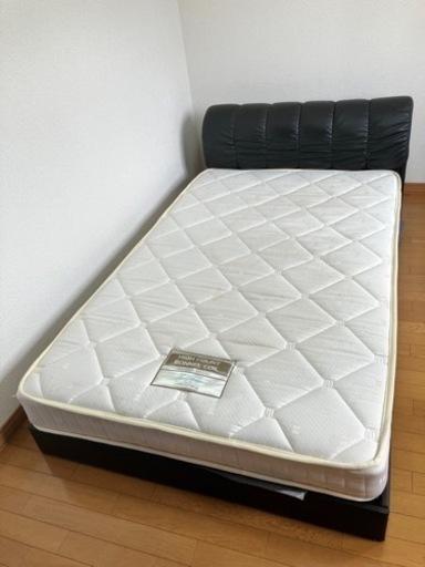 セミダブルベッド