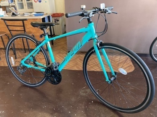 【700×28c】 21段変速　クロスバイク　エメラルドグリーン