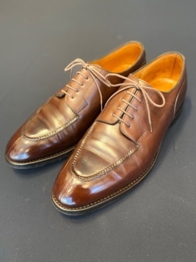 エイプロンのスキンステッチが美しい9 1/2Eのロブ。傷、シワあります。ビスポーク職人に磨いてもらいました。