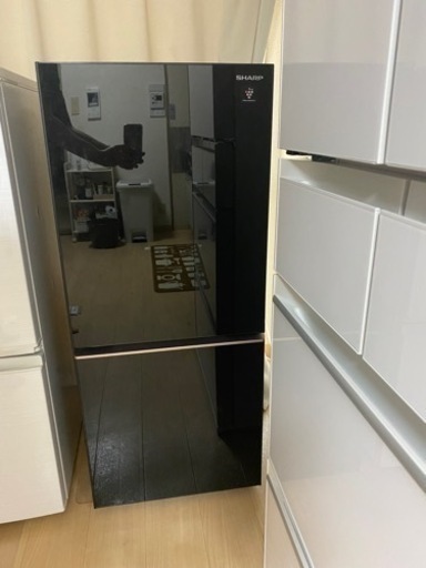 【売ります】　シャープ冷蔵庫 137L 19年式