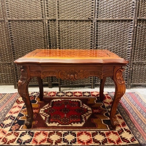 【売約済み】猫脚　サイドテーブル　クラシック　英国　アンティーク調　バーズアイ　装飾　検　ビンテージ　イタリア　アンティーク　花台　高級　コーナーテーブル　センターテーブル