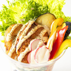 アジアンなリラクゼーションサロンと併設されてるカフェのファラフェルやスムージーを中心とした食事をデリバリーとイートインでの提供をしていただけるスタッフ募集の画像