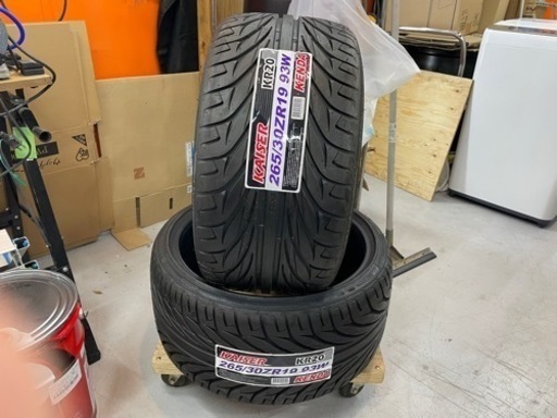 265/30R19  未使用タイヤ　2本セット