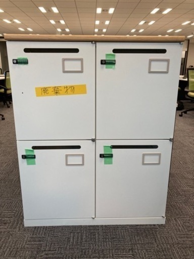 お話中 ー オフィス家具