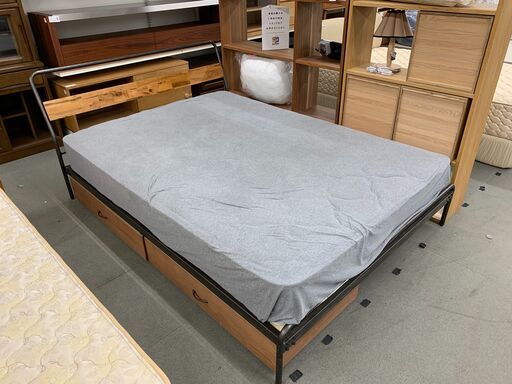 ダブルベッド　JOURNAL STANDARD FURNITURE