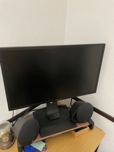 ゲーミングモニター　モニター台付き