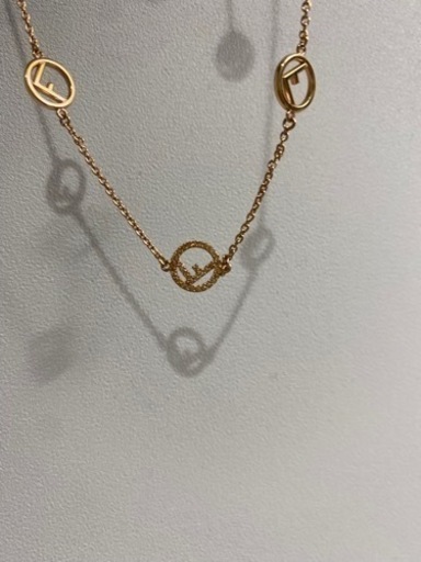 FENDI ネックレス　ゴールドカラー