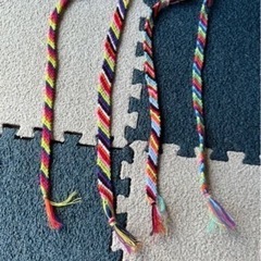 ミサンガお得４点セット　ブルー　イエロー　ハンドメイド　手首　足首　人　ペット　ブレスレットの画像