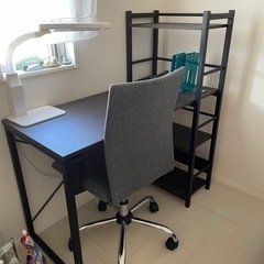 ニトリ　デスクとチェアとデスクスタンド3点