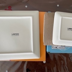 新品！ローソン　皿の画像