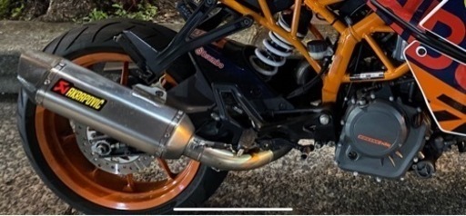 KTM RC390 アクラポビッチマフラー　車検不対応